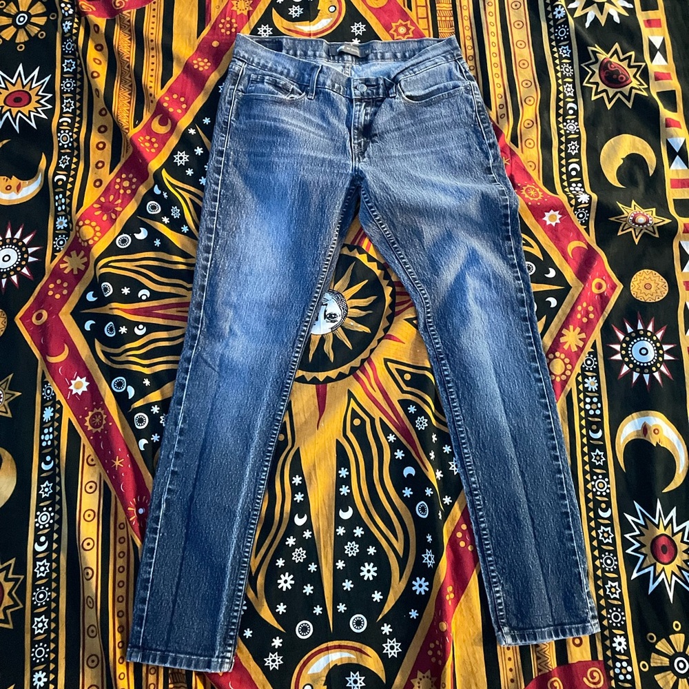 Vintage Levi’s 524 skinny flattering faded wash :)